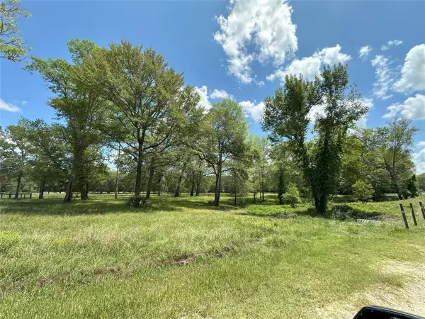 90 Carla DR, Cleveland, TX 77327