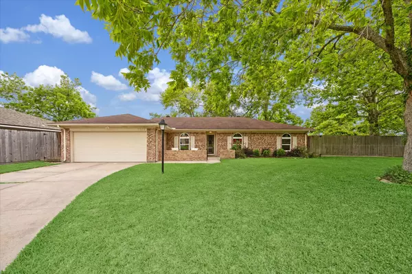7202 Plover CIR,  Texas City,  TX 77591