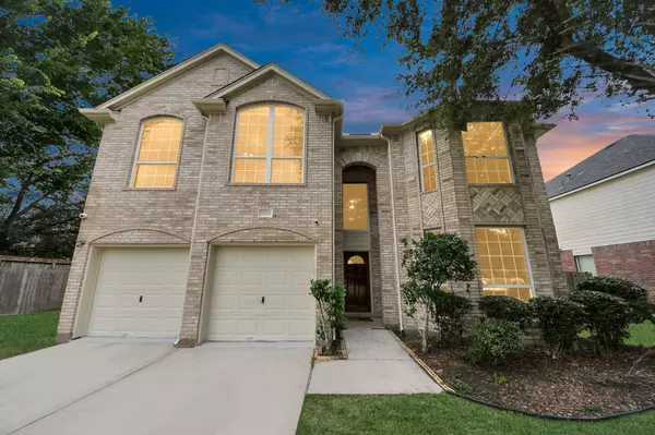 9002 Sundown DR, Pearland, TX 77584