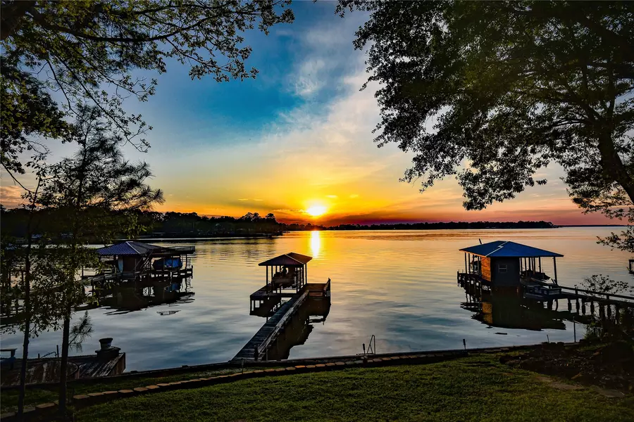 235 Island DR, Livingston, TX 77351