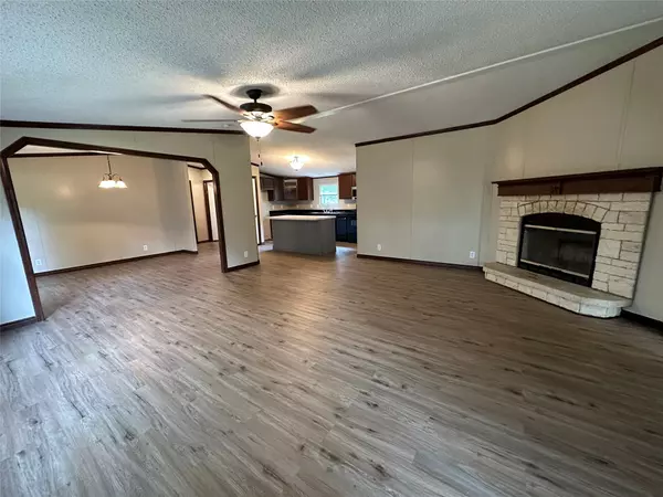 Daisetta, TX 77327,111 Youpon