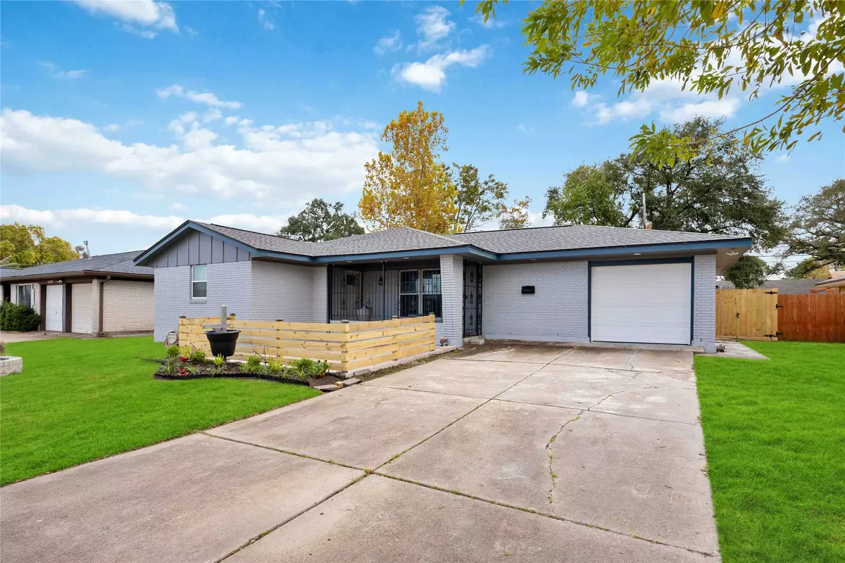 Texas City, TX 77590,1115 25th AVE N