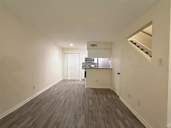 Houston, TX 77042,2100 Wilcrest DR #107