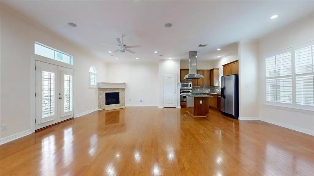 1502 Birdsall ST, Houston, TX 77007