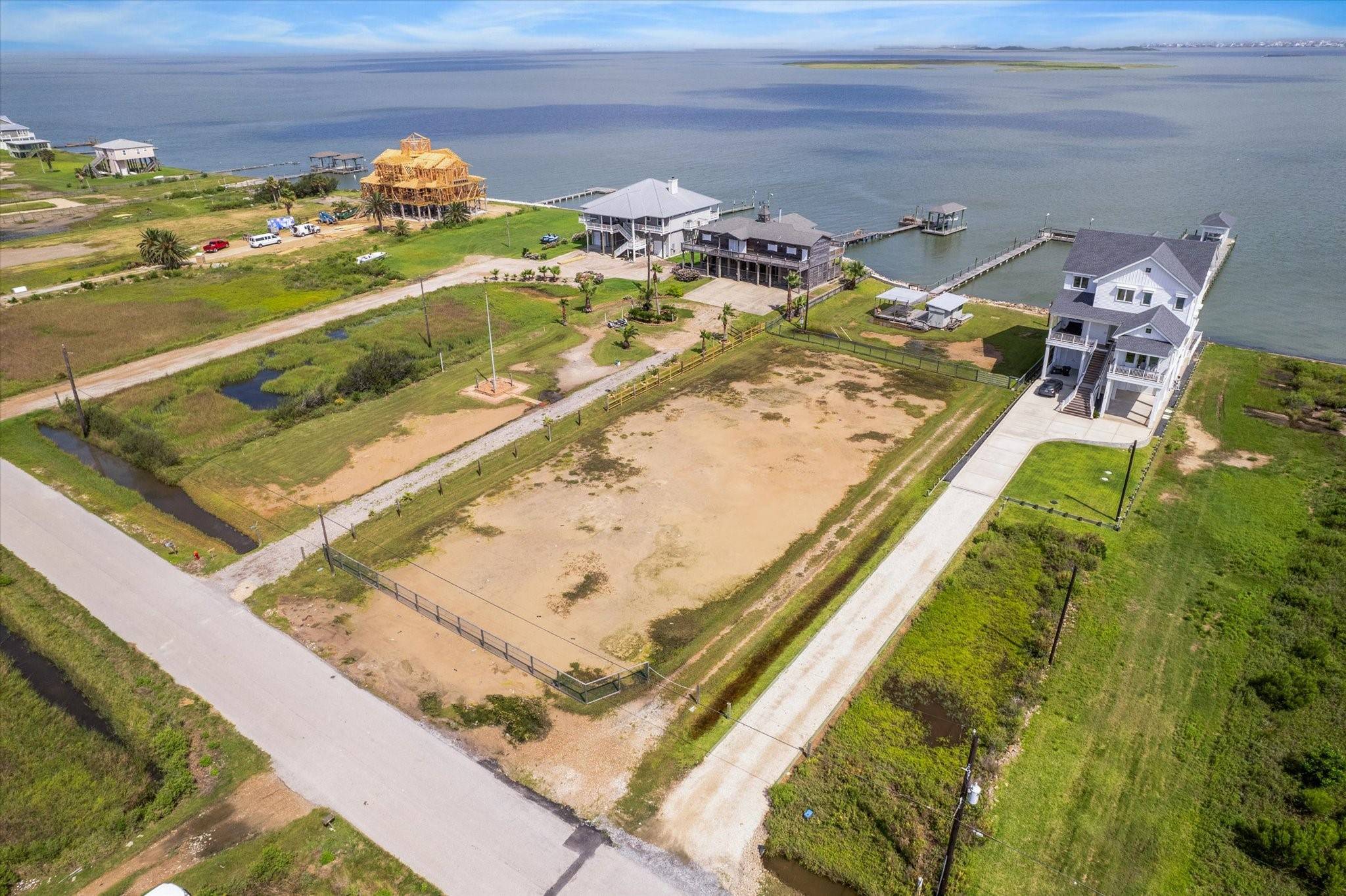 11142 Sportsman RD, Galveston, TX 77554
