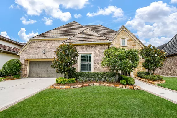 4902 Summer Manor LN, Sugar Land, TX 77479