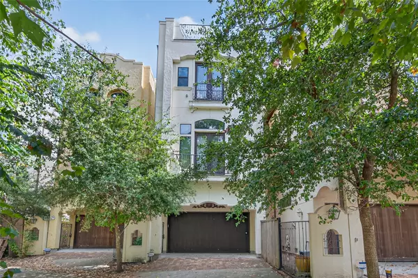 1821 W 24th ST, Houston, TX 77008