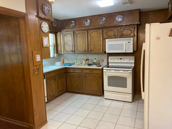 West Columbia, TX 77486,203 S Ringgold ST