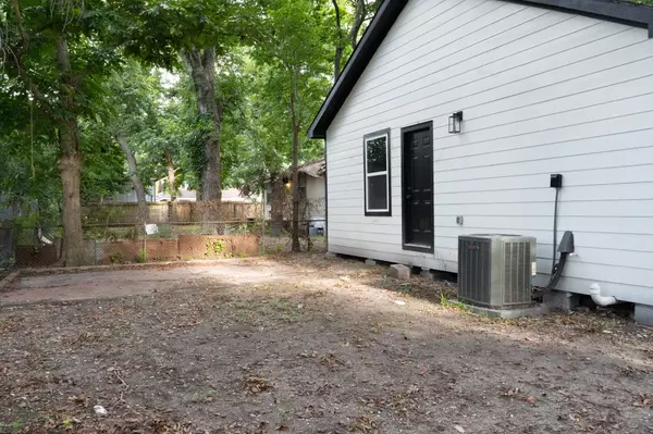 Houston, TX 77026,4034 Wylie ST