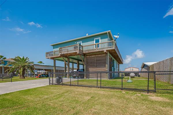 1126 Island BLVD, Crystal Beach, TX 77650