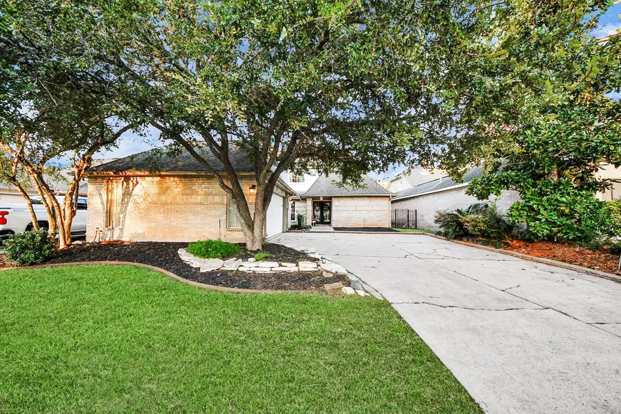 1718 Mayweather LN, Richmond, TX 77406