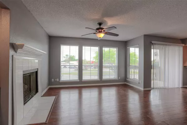 3919 Fairmont Pkwy #122, Pasadena, TX 77504