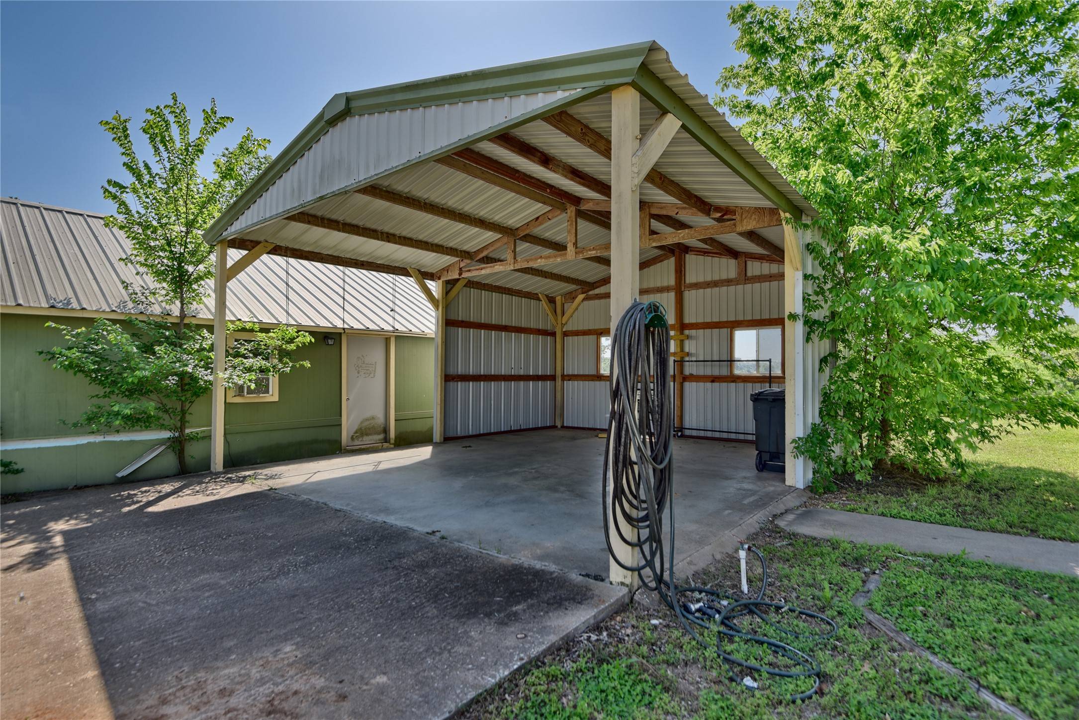 West Point, TX 78963,138 E ST Loop 543