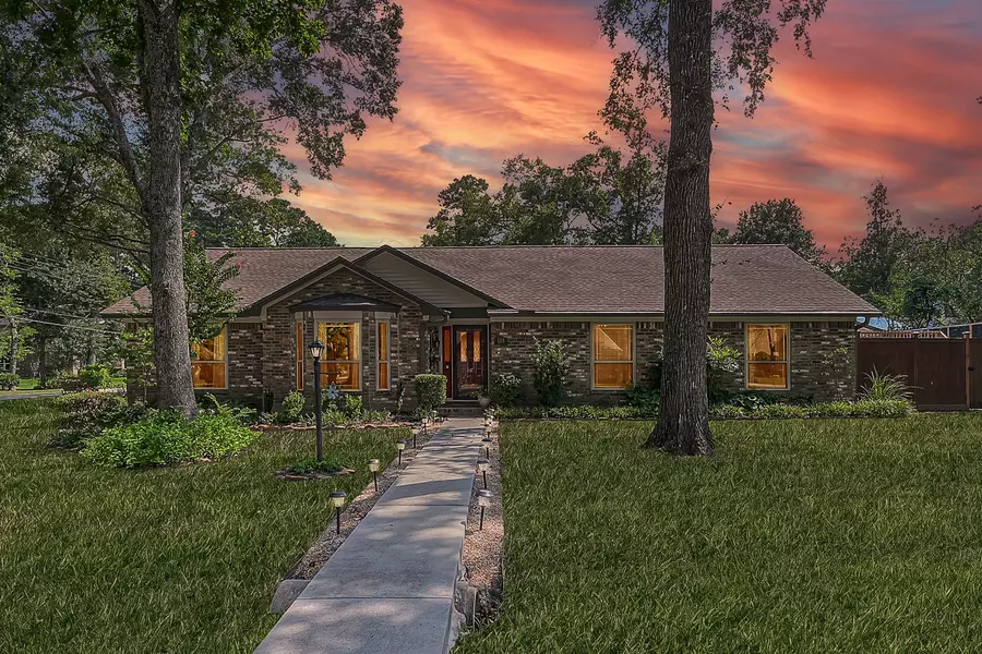 124 Bay CT, Conroe, TX 77304