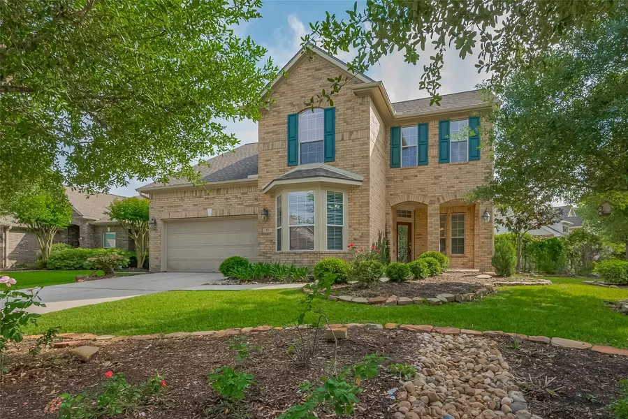 15 Wenoah PL, The Woodlands, TX 77389