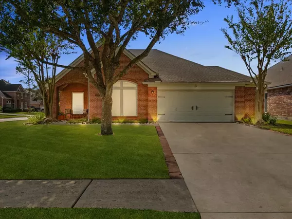 250 Farnworth CIR, League City, TX 77573