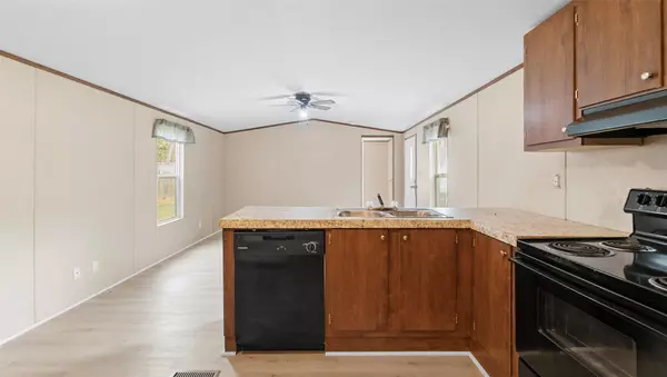 Willis, TX 77318,15211 Paradise Cove DR