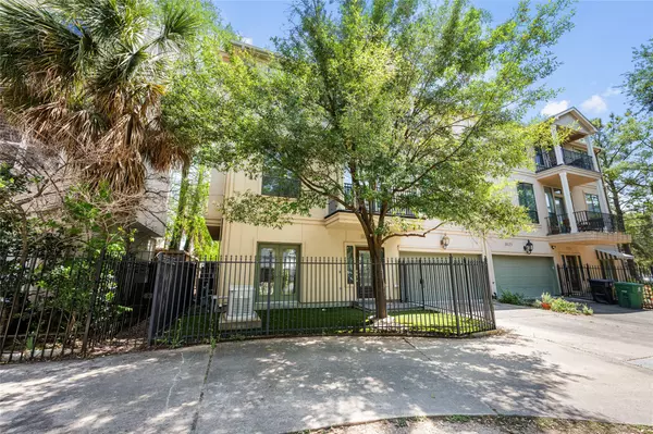 Houston, TX 77006,1819 Waugh DR