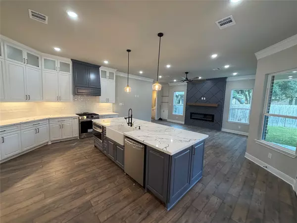 Montgomery, TX 77356,300 Camden Hills DR