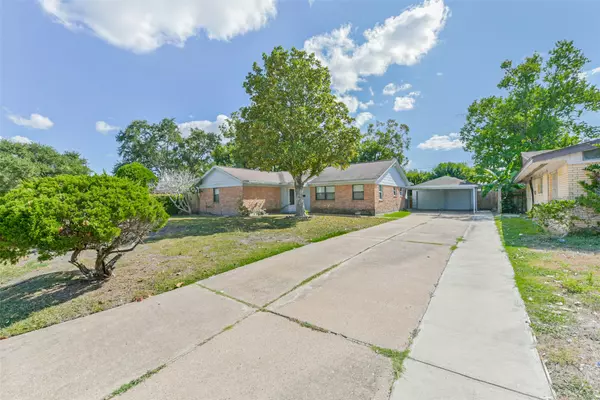 Houston, TX 77045,5323 Knotty Oaks TRL