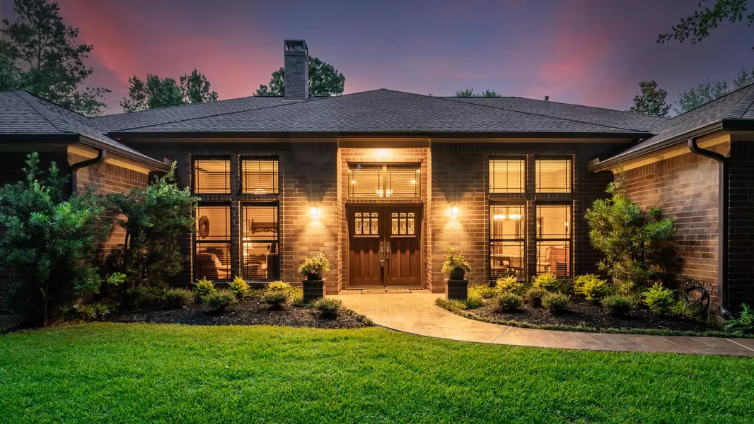 15608 Queen Victoria CT, Montgomery, TX 77316