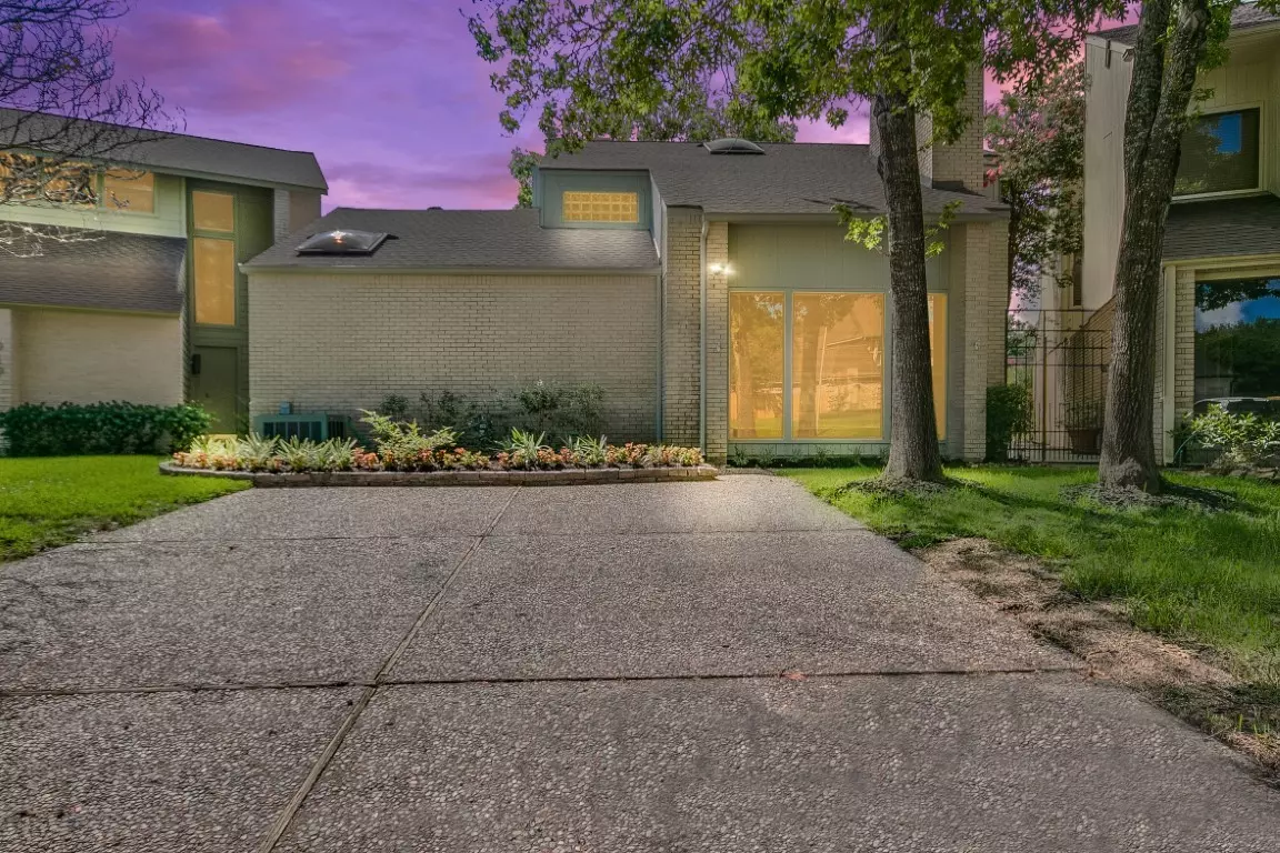 Houston, TX 77079,923 Cranberry Hill CT