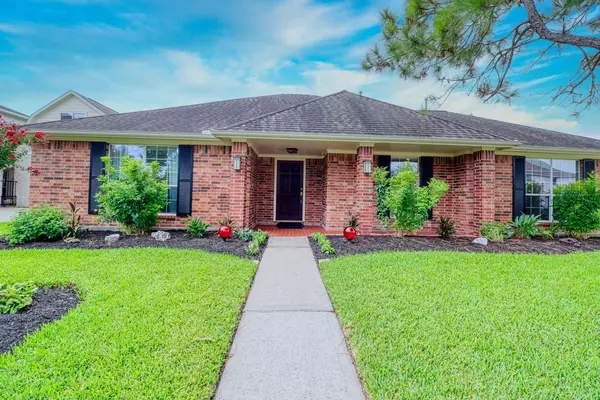 2515 Purple Horse DR, League City, TX 77573