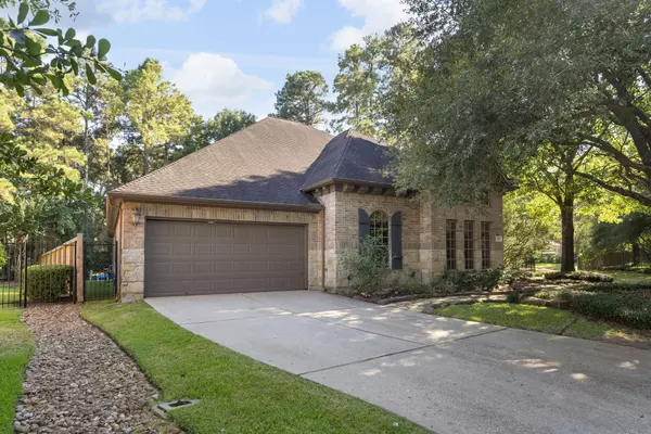 14 Mystic Pines CT, The Woodlands, TX 77382