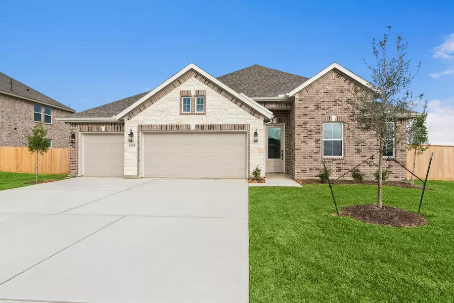 12119 Willow Way AVE, Mont Belvieu, TX 77535