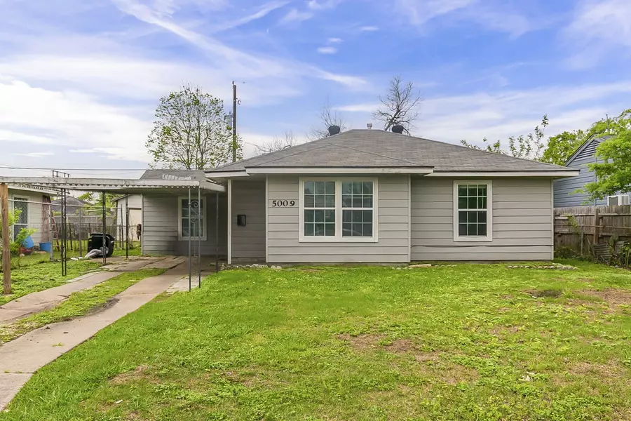 5009 Bataan RD, Houston, TX 77033