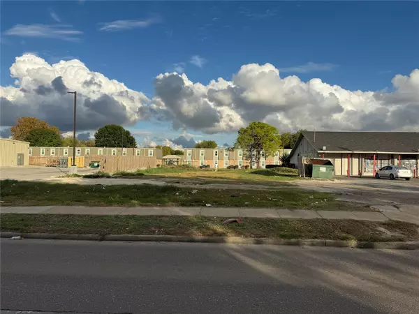 Houston, TX 77051,9631 Scott ST