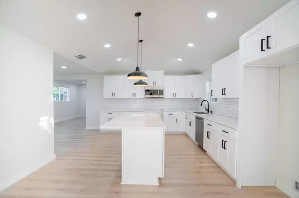 1310 E 34th ST, Houston, TX 77022