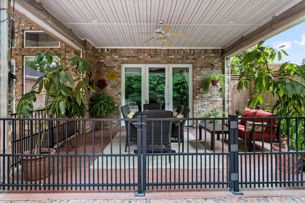 Port Neches, TX 77651,720 Little Jeff DR