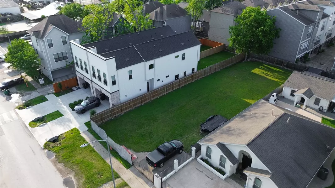 609 W 27th ST, Houston, TX 77008