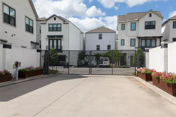 1740 Ojeman Point LN, Houston, TX 77055