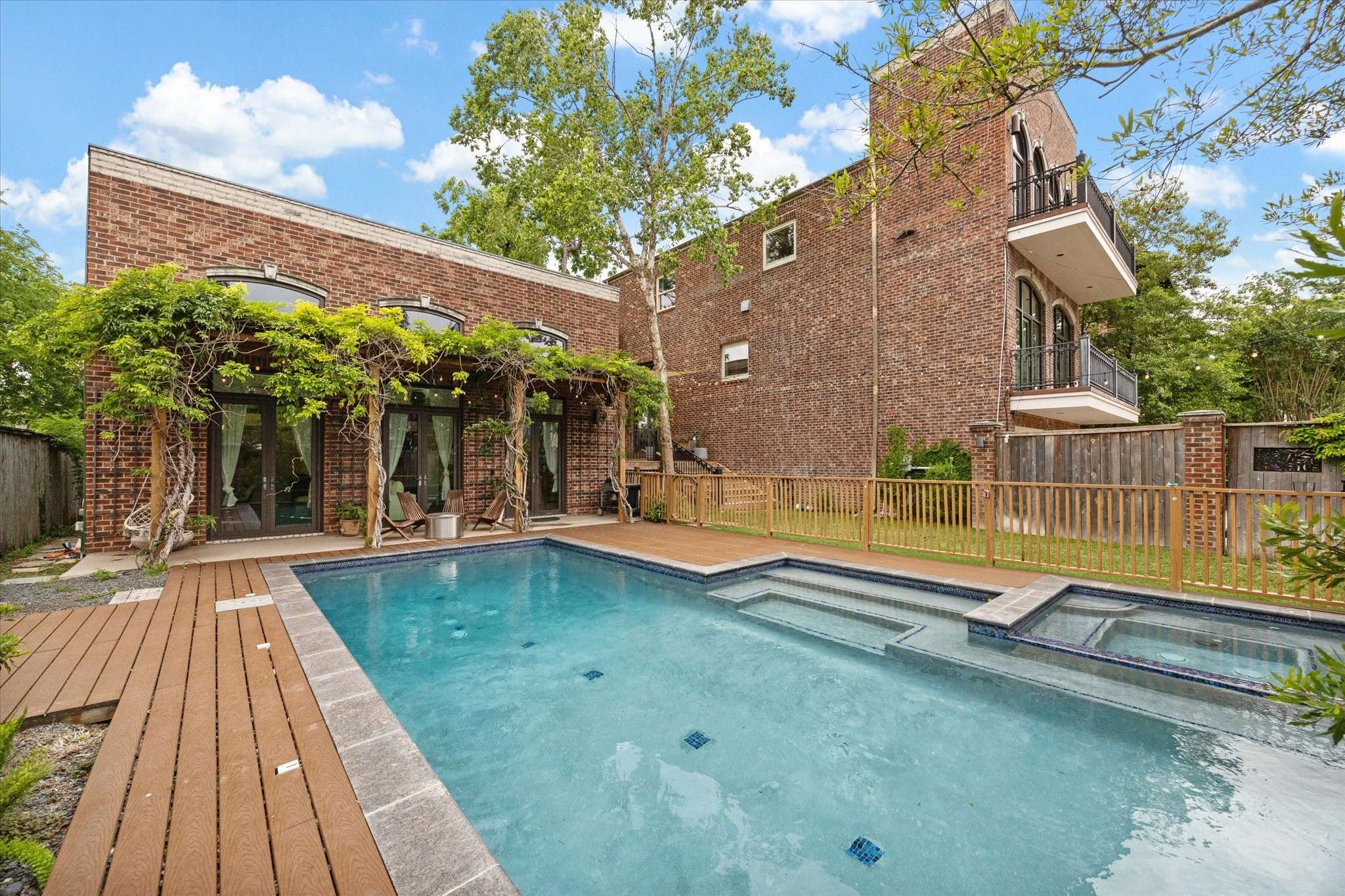 641 E 12th 1/2 ST, Houston, TX 77008