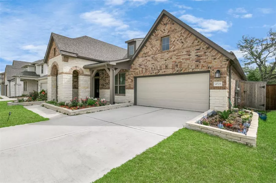 4723 Great Acre LN, Fresno, TX 77545
