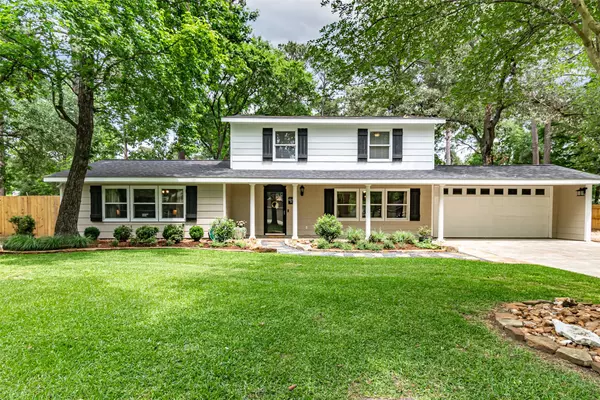914 Shadberry DR,  Magnolia,  TX 77354