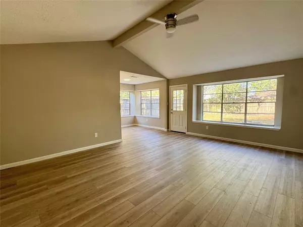 16611 David Glen DR, Friendswood, TX 77546