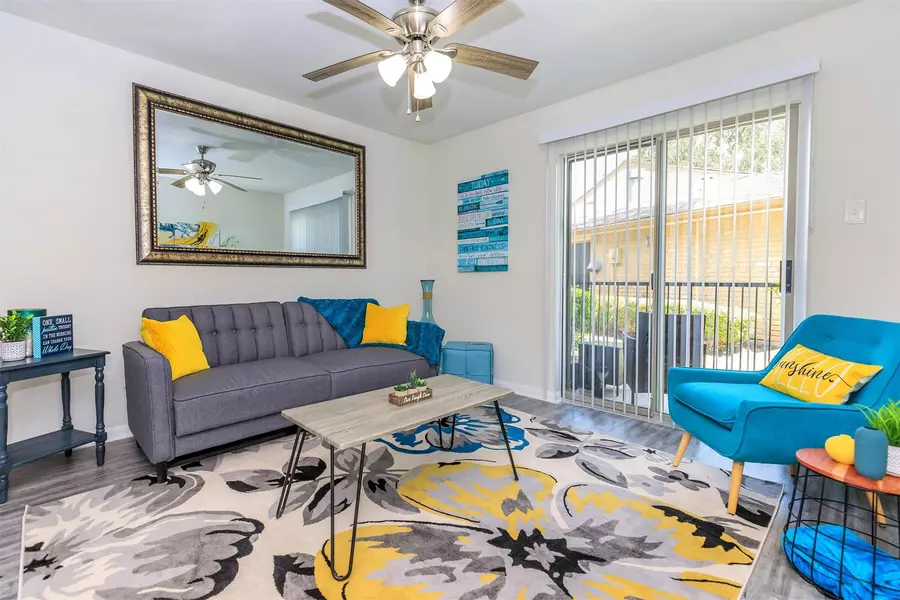 5555 Holly View Drive #1502, Houston, TX 77091