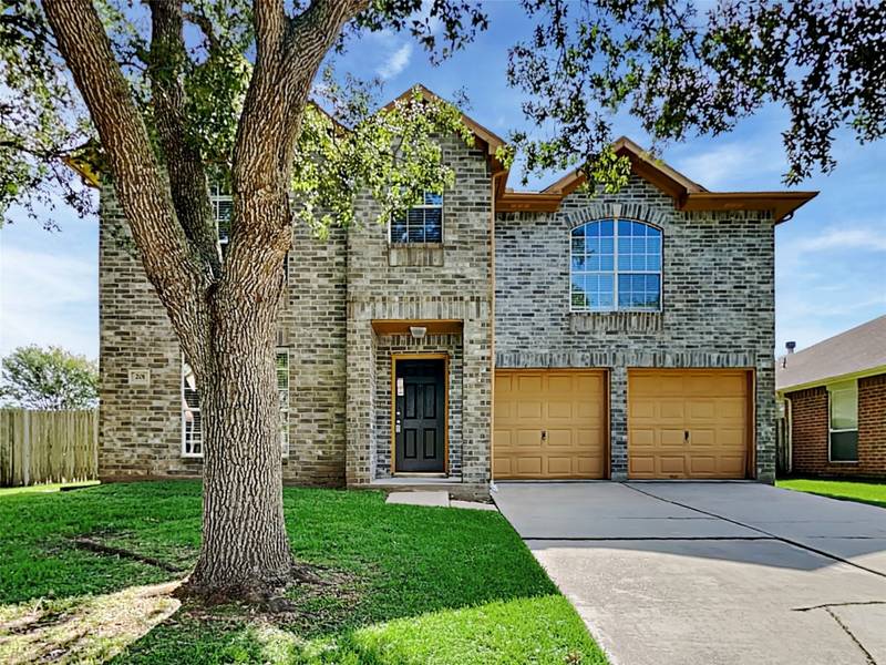 201 Mammoth Springs LN, Dickinson, TX 77539