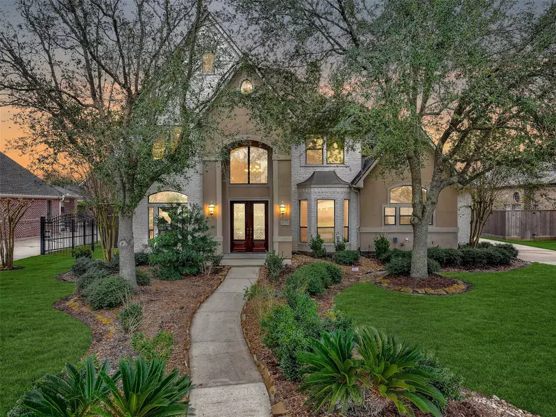 209 Hunters LN, Friendswood, TX 77546