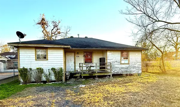 828 E Wainwright ST, Houston, TX 77022