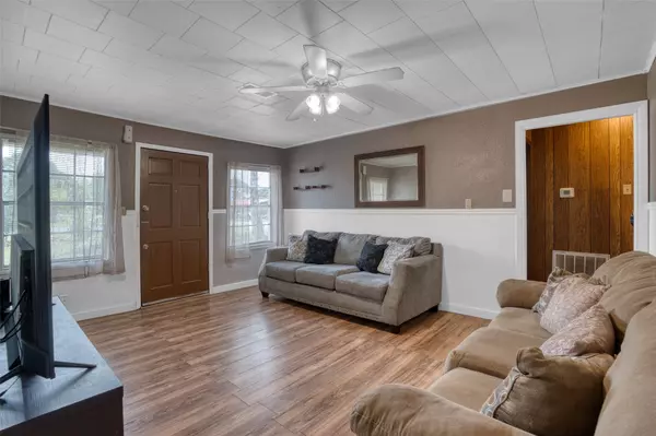 Groves, TX 77619,2145 Owens AVE