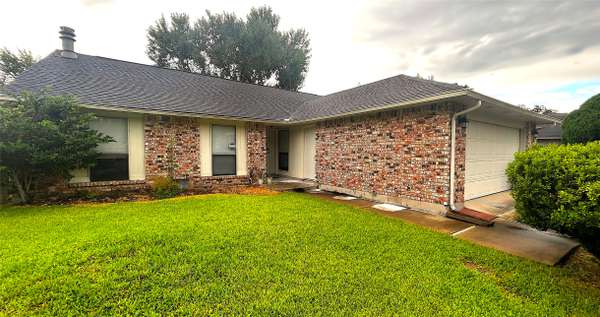 6934 Tara DR, Richmond, TX 77469