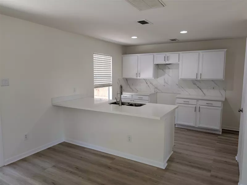 11726 Rolling Stream DR, Tomball, TX 77375