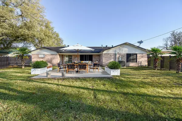Sealy, TX 77474,235 Hwy 90 E