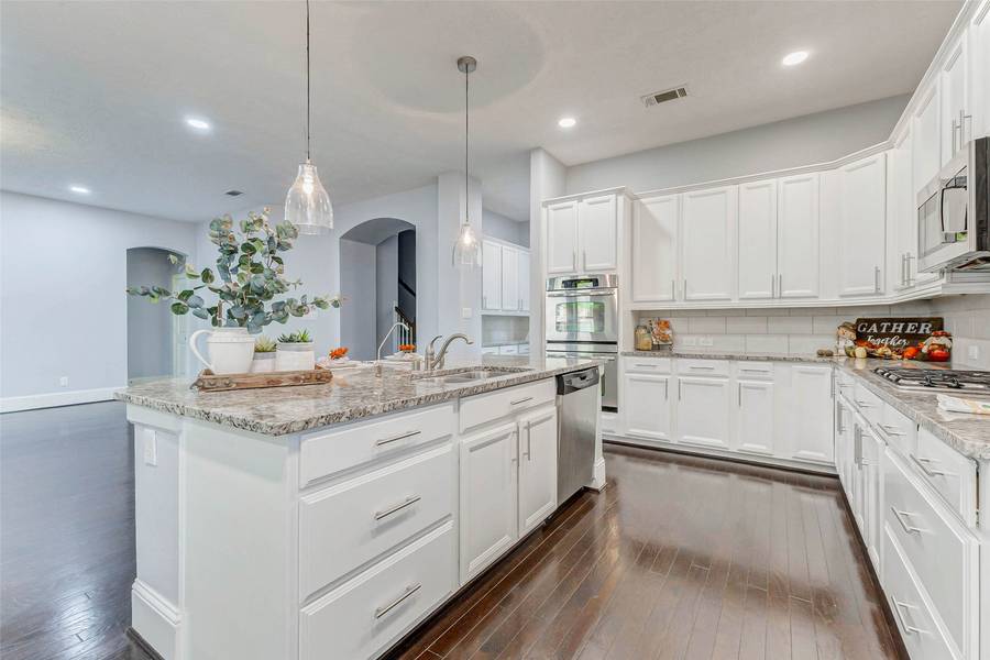 12510 Cove Landing DR, Cypress, TX 77433