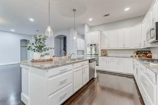 12510 Cove Landing DR, Cypress, TX 77433