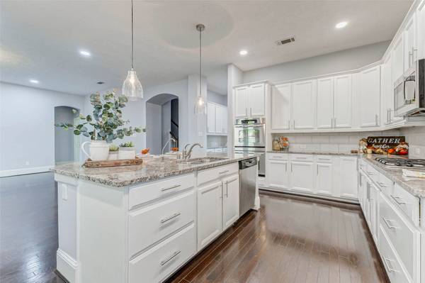 12510 Cove Landing DR, Cypress, TX 77433